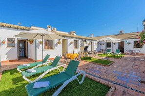 Villa, Multiple Bedrooms, Smoking, Private Pool | Outdoor dining