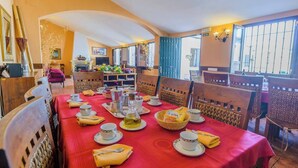 Villa, Mehrere Schlafzimmer, Raucher, eigener Pool | Esszimmer