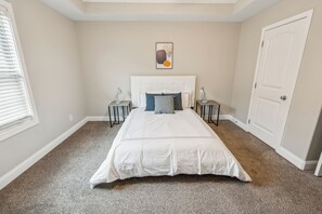 2 Schlafzimmer, Schreibtisch, Bügeleisen/Bügelbrett, kostenloses WLAN