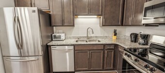 Biltmore Luxury 1513 #7 Townhomes l 2Bd 2 Bth