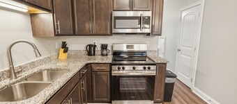 Biltmore Luxury 1513 #7 Townhomes l 2Bd 2 Bth