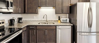 Biltmore Luxury 1513 #8 Townhomes l 2Bd 2 Bth