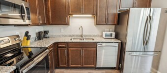 Biltmore Luxury 1517 #2 Townhomes l 2Bd 2 Bth