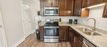Biltmore Luxury 1517 #2 Townhomes l 2Bd 2 Bth