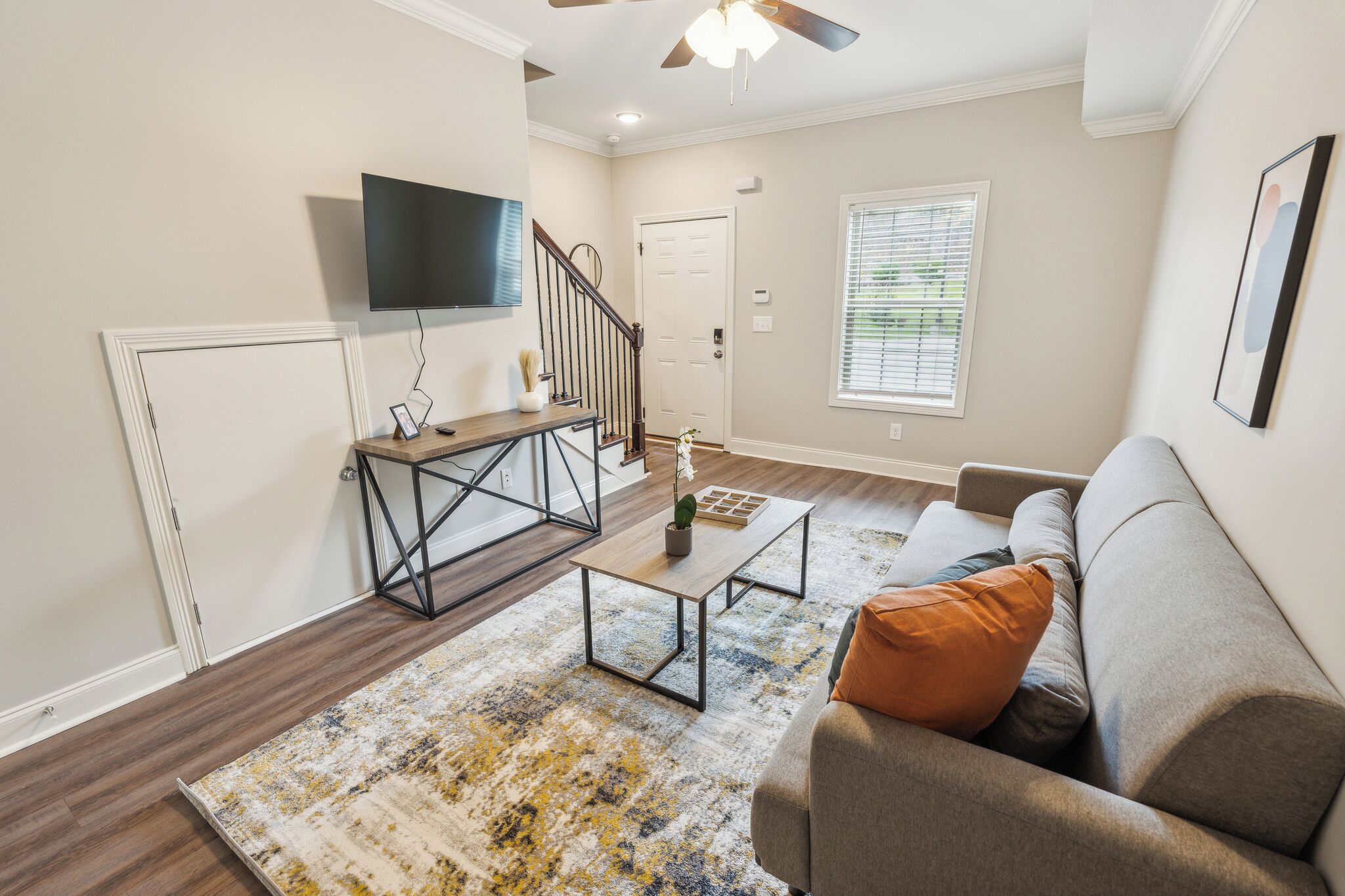 智能电视、办公室