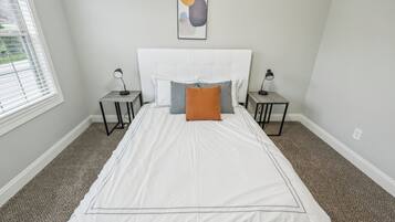 2 bedrooms, desk, iron/ironing board, travel crib