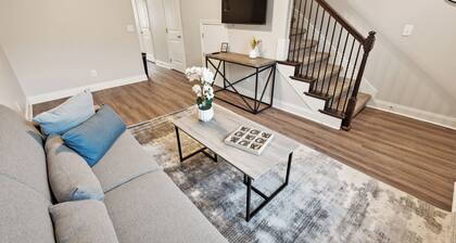 Biltmore Luxury 1517 #6 Townhomes l 2Bd 2 Bth