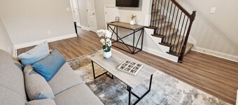 Biltmore Luxury 1517 #6 Townhomes l 2Bd 2 Bth