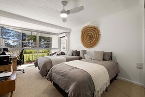 3 室のベッドルーム、アイロン / アイロン台、WiFi (無料)、ベッドシーツ