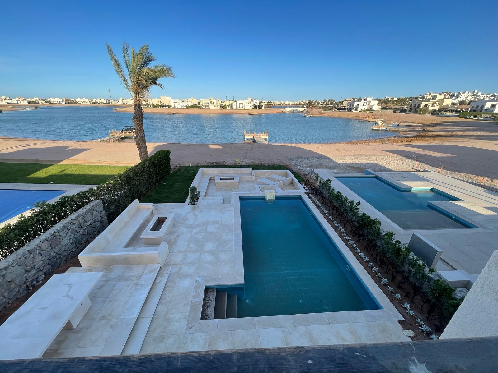 Townhouse – superior, utsikt mot lagune | Minibar (inkludert), skrivebord og skrivebord for bærbar PC