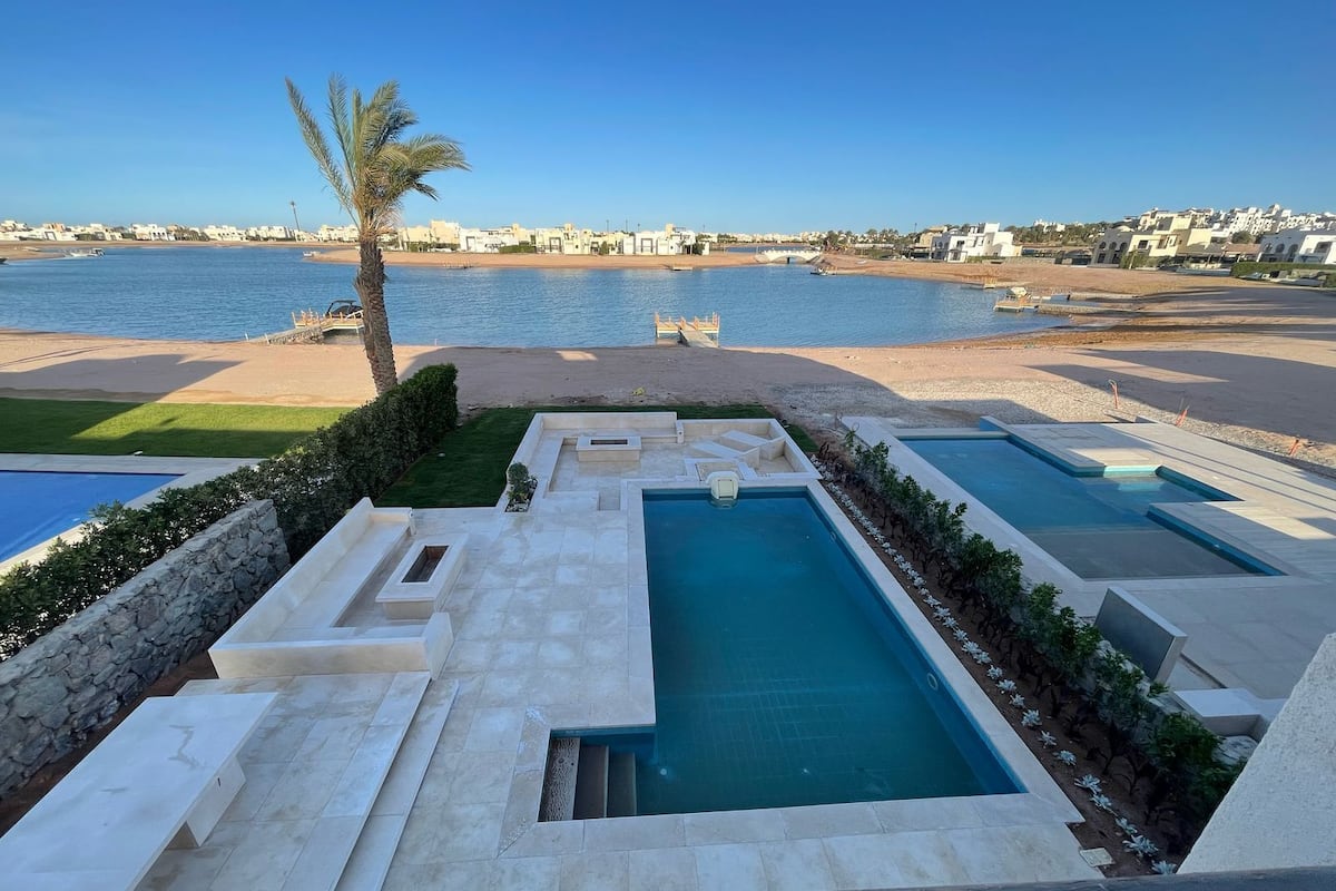 Free minibar, desk, laptop workspace, free WiFi