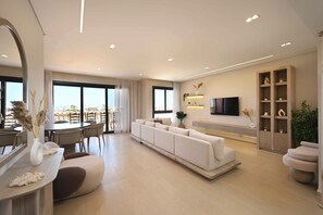 Royal Townhome, Lagoon View | Living area | 45-inch LCD TV with satellite channels - El Gouna - BIRD NEST (El Gouna)