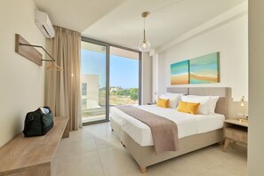 6 bedrooms, iron/ironing board, WiFi, bed sheets