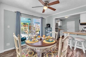 Dining - Sarasota Cottage w/ Heated Salt Water Pool (Sarasota)