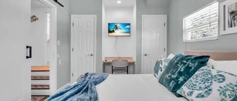 3 habitaciones, escritorio, tabla de planchar con plancha y wifi