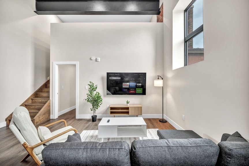 Charming 2-bedroom Apartment In Brilliant Cleveland With Ac, Wifi - Parma, OH