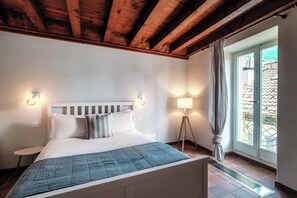 Comfort Apartment | 1 bedroom, down duvets, iron/ironing board, cots/infant beds