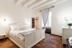 Classic Apartment | Down comforters, iron/ironing board, cribs (surcharge), WiFi (free) - Pardo Apartments  (Locarno)