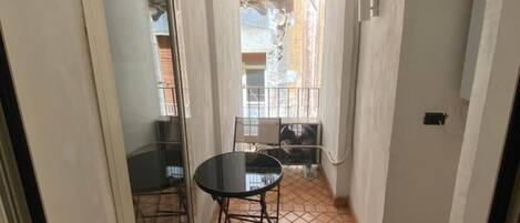 Apartment, 2 Bedrooms, Smoking, Balcony | Interior