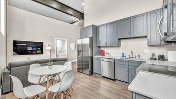 Fridge, microwave, oven, dishwasher