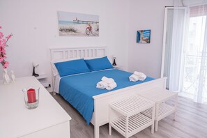 2 bedrooms, in-room safe, desk, iron/ironing board