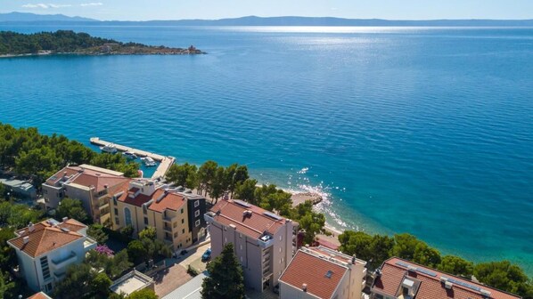 Front of property - Amazing Lucija apartments-sea view (Makarska)