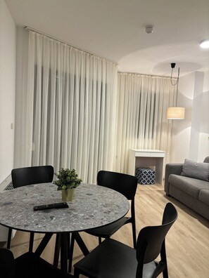 Dining room - Amazing Lucija apartments-sea view (Makarska)