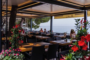 Bar (on property) - Amazing Lucija apartments-sea view (Makarska)