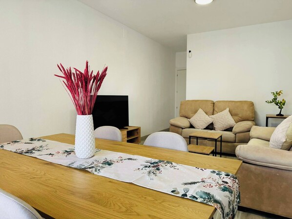Living room - Bright Apartment Near Granada Center (Maracena)