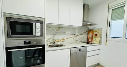 Bright Apartment Near Granada Center