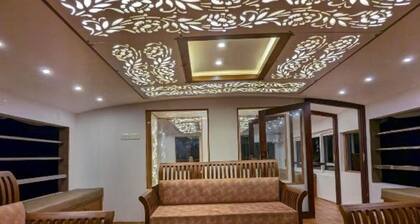 Grand villa Luxury Houseboat : King Suite with Balcony