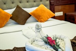 1 bedroom, WiFi, bed sheets - Grand villa Luxury Houseboat : King Suite with Balcony
(Kottayam)