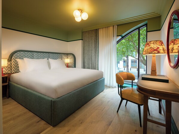 Appartement, 2 chambres, cuisine | Ameublement personnalisé, rideaux occultants, fer et planche à repasser