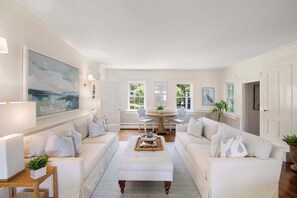 TV, offices - Estate with Private pool, tennis court, and playground! (Harwich)