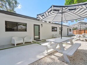 Exterior - Fresh Modern With Pool Oasis (Miami)