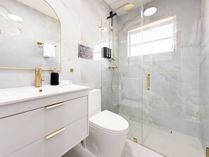 Bathroom - New Cozy Delux 1BR Near Hard Rock Stadium (Miami Gardens)