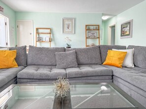 Apartment | 1 bedroom - Sunrise Delight Pet-friendly 2-min Walk to Beach (Hollywood)