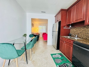 Apartment | 2 bedrooms - Miami Magic Cozy 2-bedroom Getaway in the City (Miami)