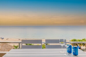 Apartment | 2 bedrooms - Beachfront Escape Pool Stunning Beach Views (Fort Lauderdale)