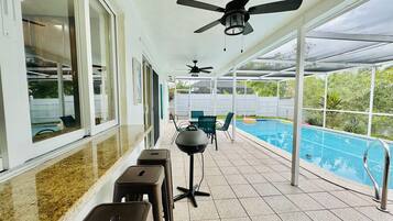 Villa, accessible aux personnes à mobilité réduite | 4 chambres