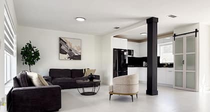 NEW Luxury 5BR Villa Private Pool BBQ Game Room