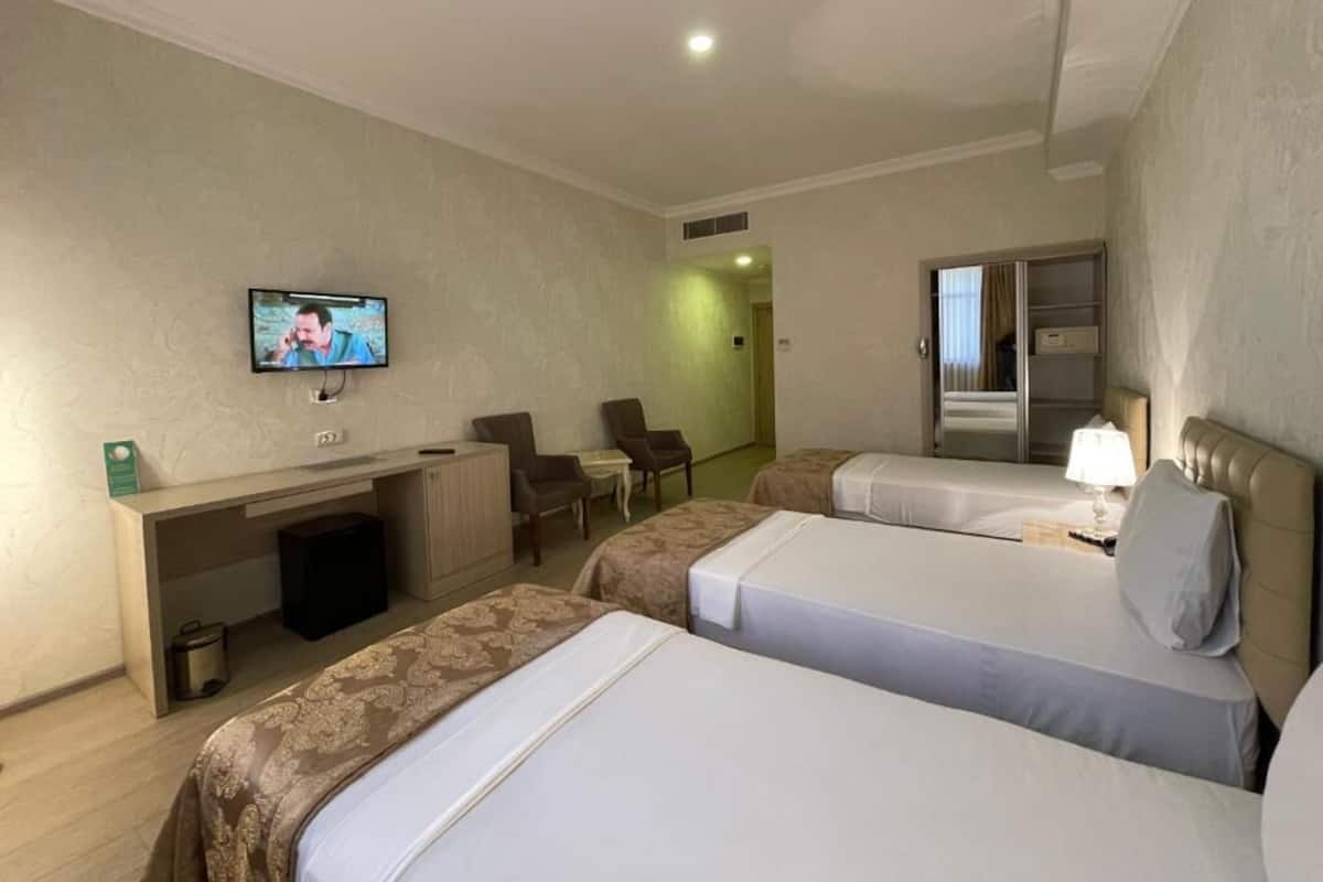 Standard Triple Room | In-room safe, blackout drapes, soundproofing