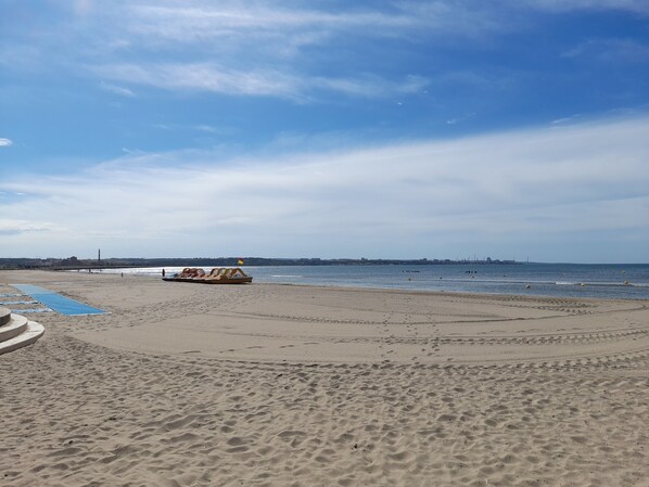 On the beach - Hotel calypso fos (Fos-sur-Mer)