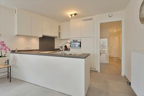 Private kitchen - Seabird Weststraat Apartment In Blankenberge (Blankenberge)