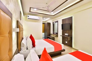 Klassieke tweepersoonskamer, meerdere slaapkamers, uitzicht op de stad | Gratis wifi, beddengoed