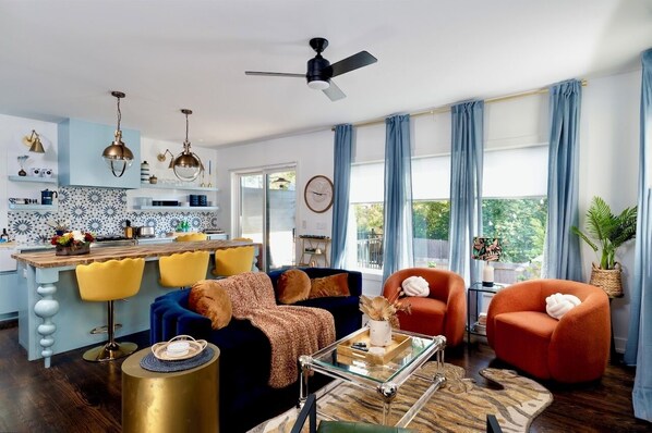 Smart TV, fireplace, offices