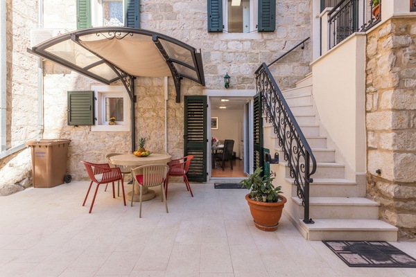 Apartamento clásico, 2 habitaciones, no fumadores | Terraza o patio