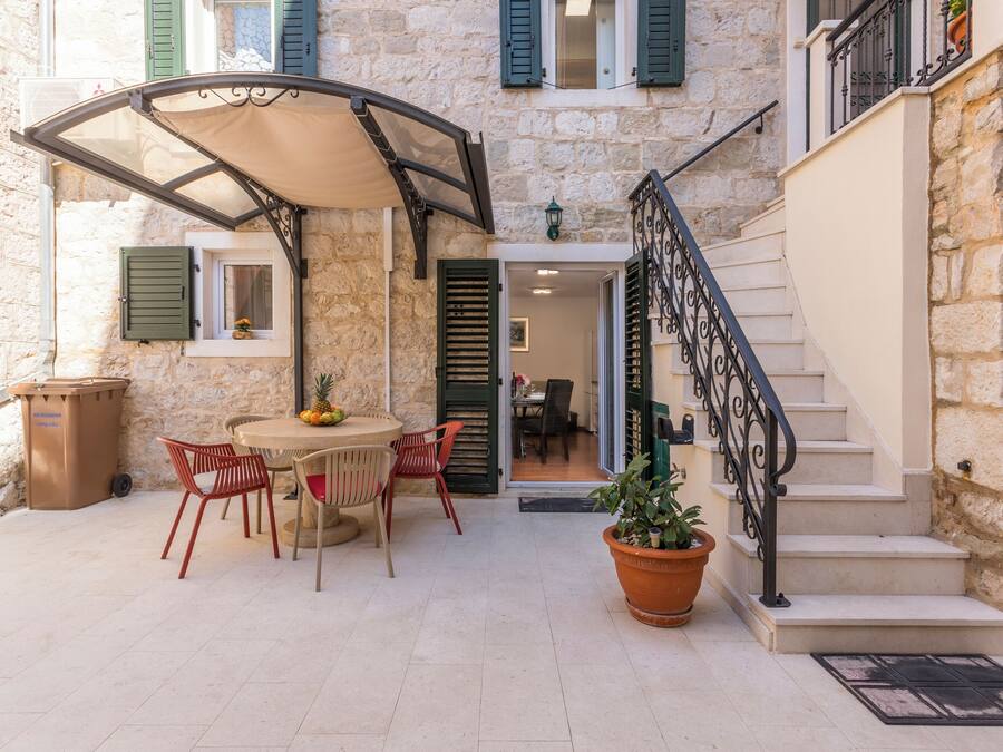 Classic Apartment, 2 Bedrooms, Non Smoking | Terrace/patio