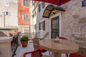 Classic apartman, 1 hálószobával, nemdohányzó | Terasz/udvar