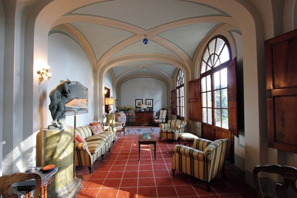 Villa, Garden View | Living area | Flat-screen TV - Villa Poggio Al Vento (Scandicci)